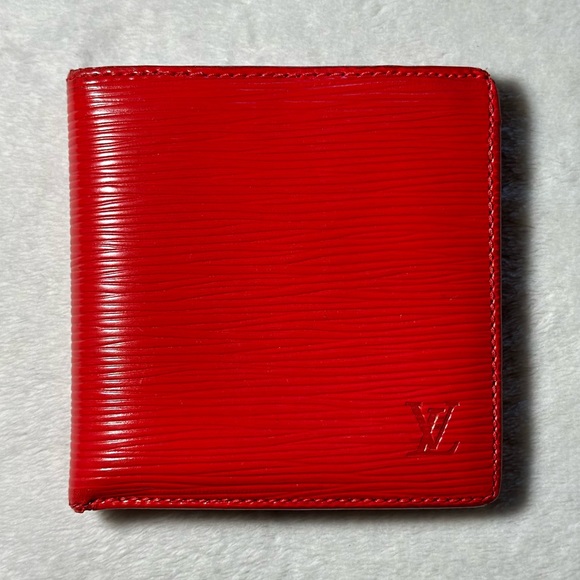 Louis Vuitton Other - Authenticated LV Red Epi Leather Marco Bifold Wallet